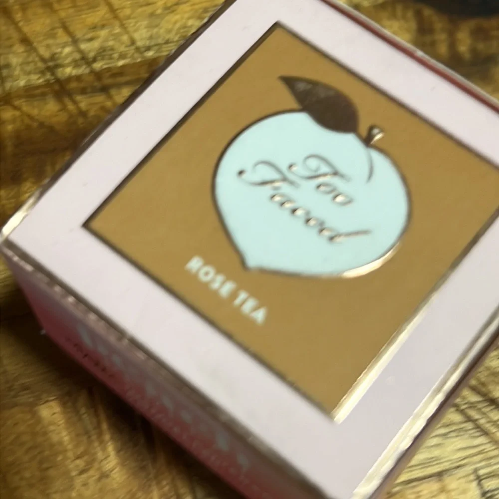 💕🌙Rose Tea Too Faced Peach Perfect Concealer